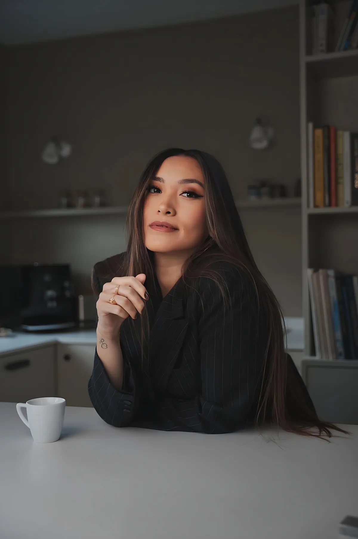 Portrait de Candice Peyrac Rozières en blazer